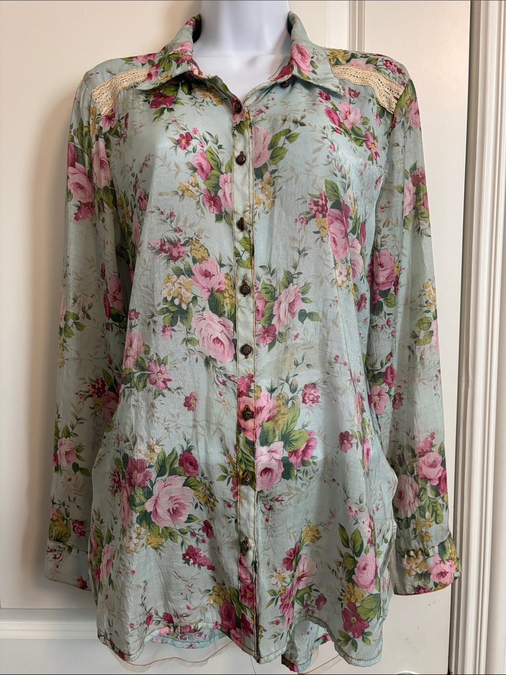 Aratta Silent Journey Women's Delicate Floral Shirt in Light Mint and Pinks